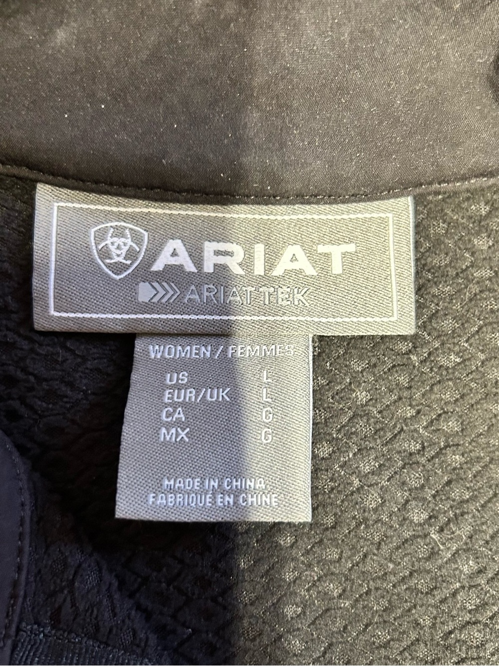 Ariat Black Women’s Black Lightweight Softshell Jacket with Sleeve Logo - Picture 5 of 8